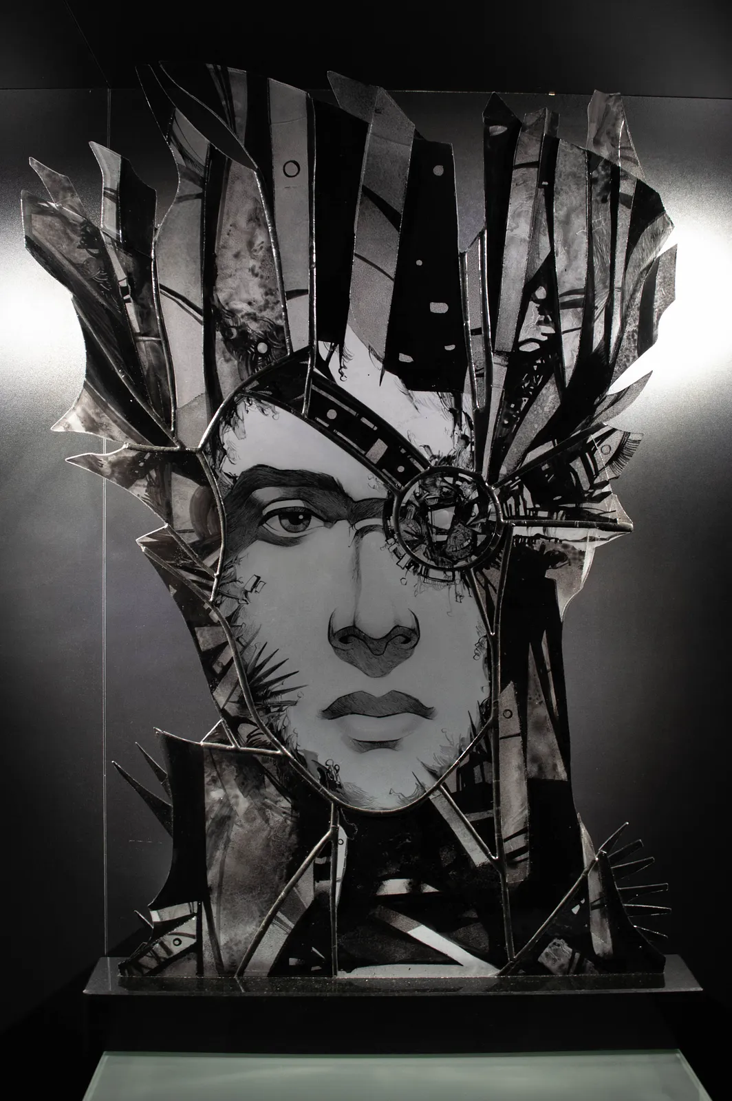 Зображення "Автопортрет | Self-portrait" від Олександр Макогон, розмір: 55 x 70 cm, матеріали: скло, метал, граніт, медіум: Скло, місто: Львів, серія: Portraits